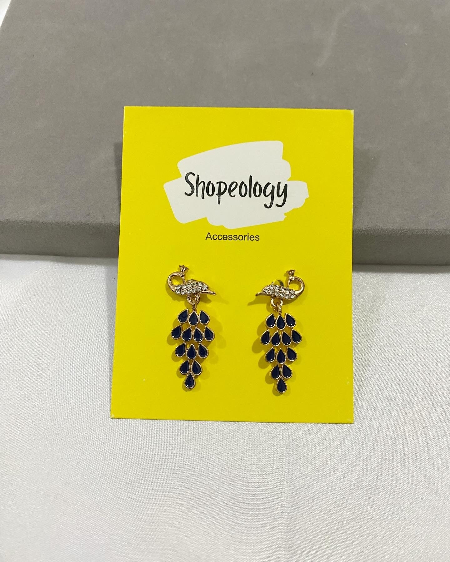 Minimal peacock earrings - Shopeology