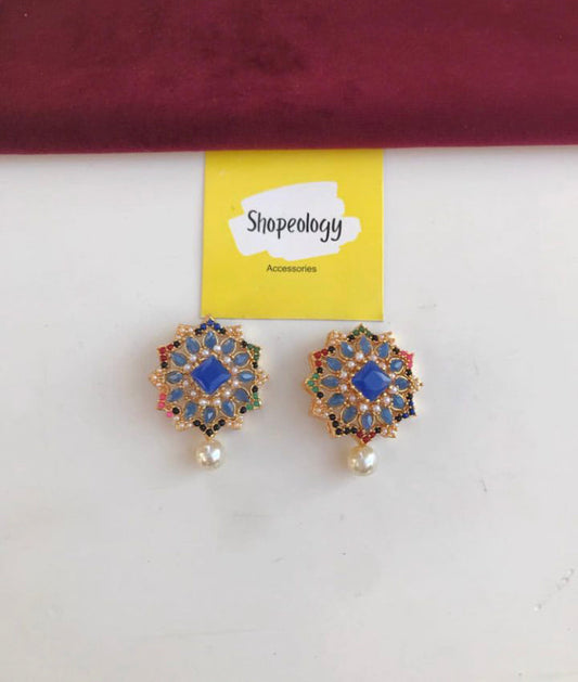 Ayra stud earrings - Shopeology