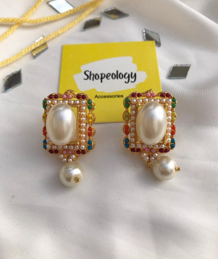 Stone stud earrings - Shopeology