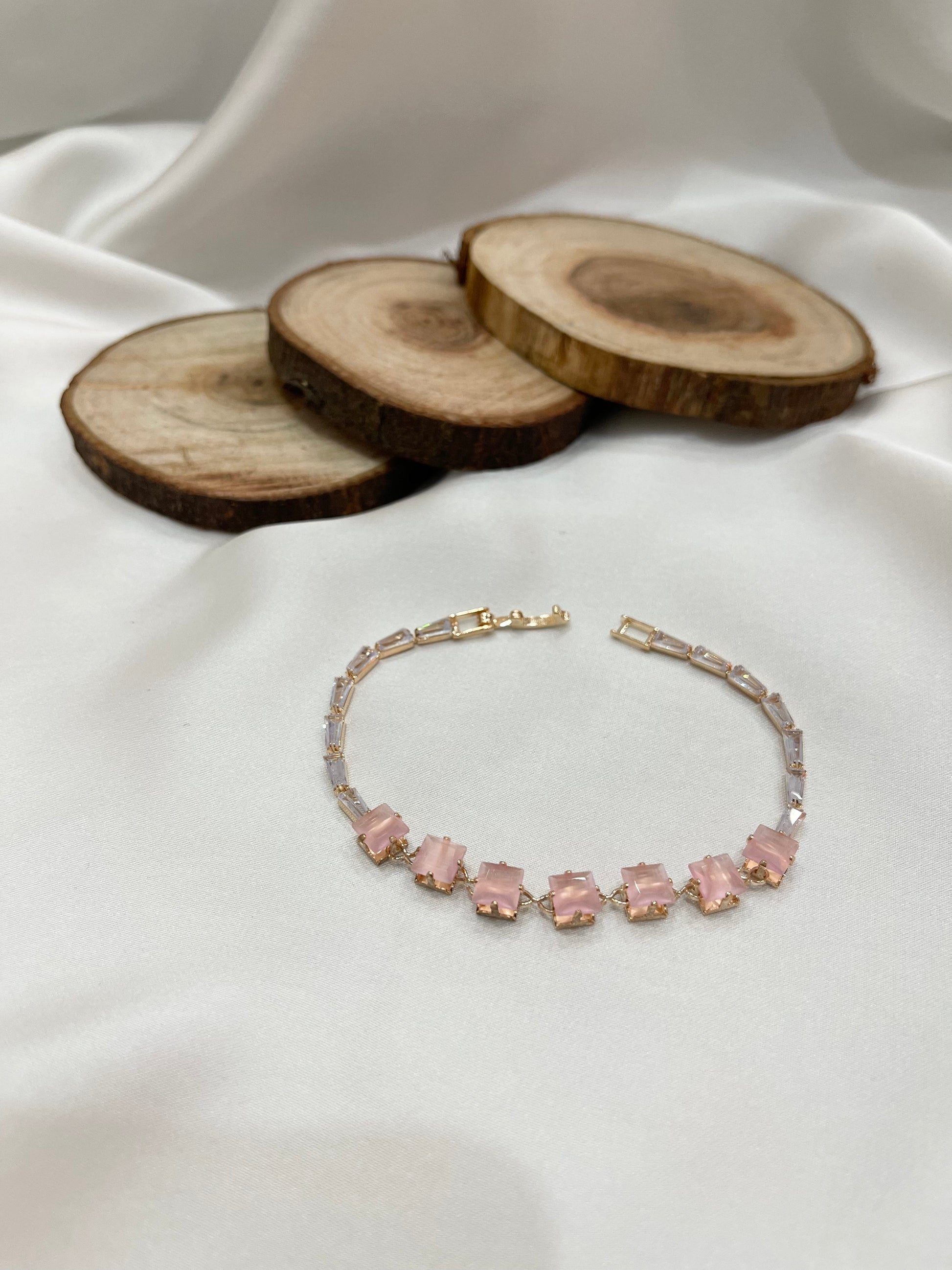 Minimal Crystal Bracelet - Shopeology