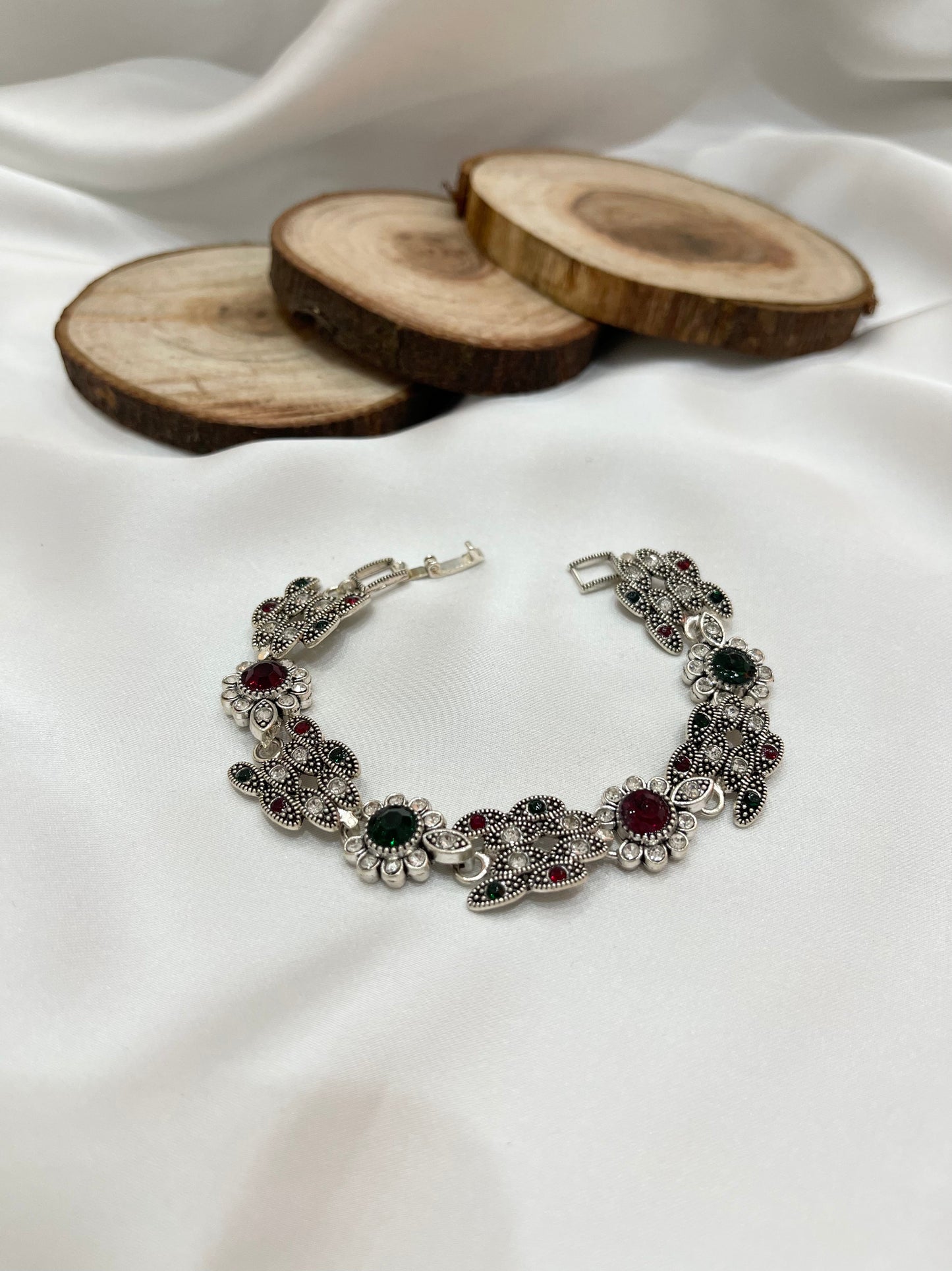 Shehreen Antique Bracelet - Shopeology