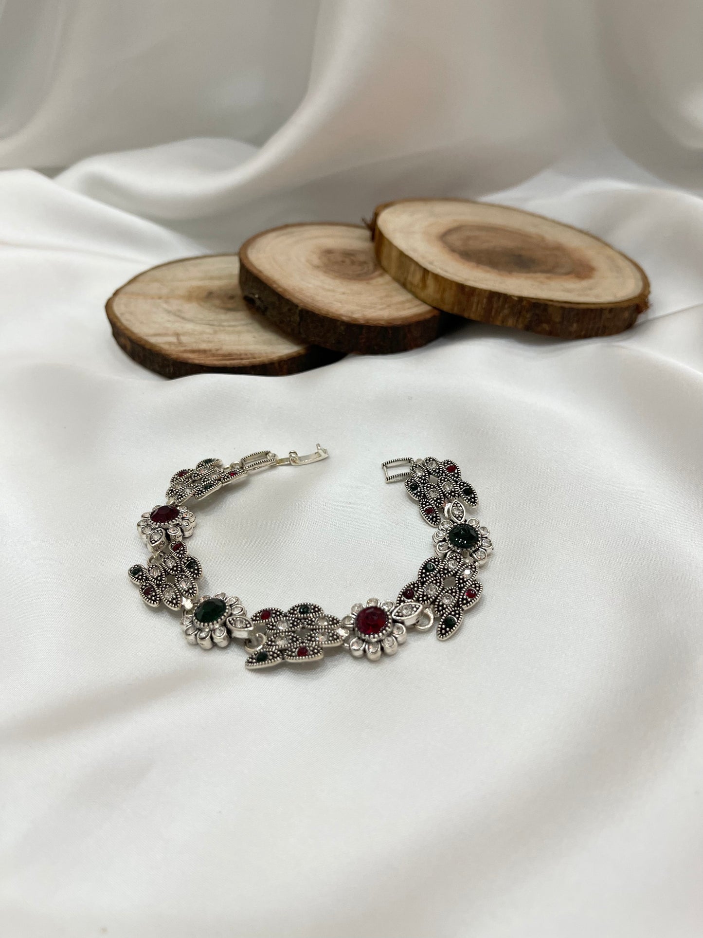 Shehreen Antique Bracelet - Shopeology