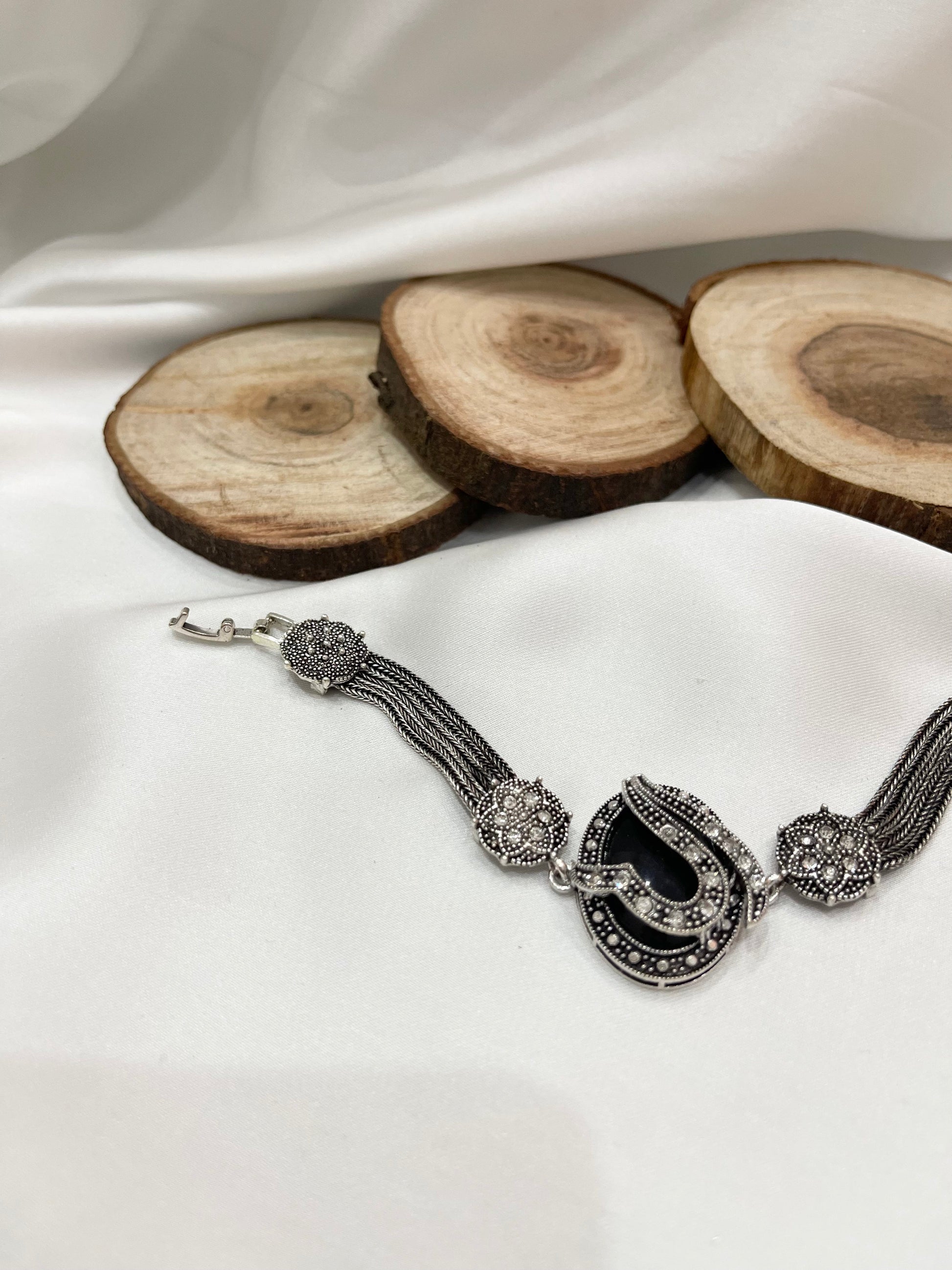 Jahanara Antique Bracelet - Shopeology