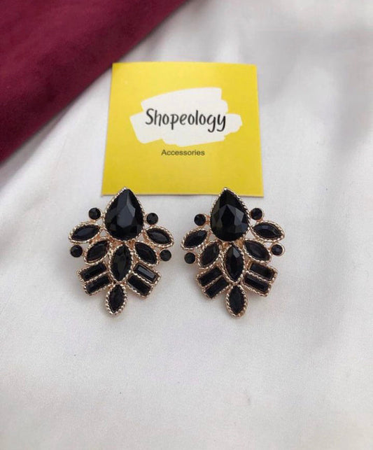 Black stud earring - Shopeology
