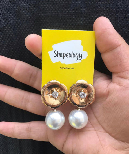 Floral earrings - Shopeology