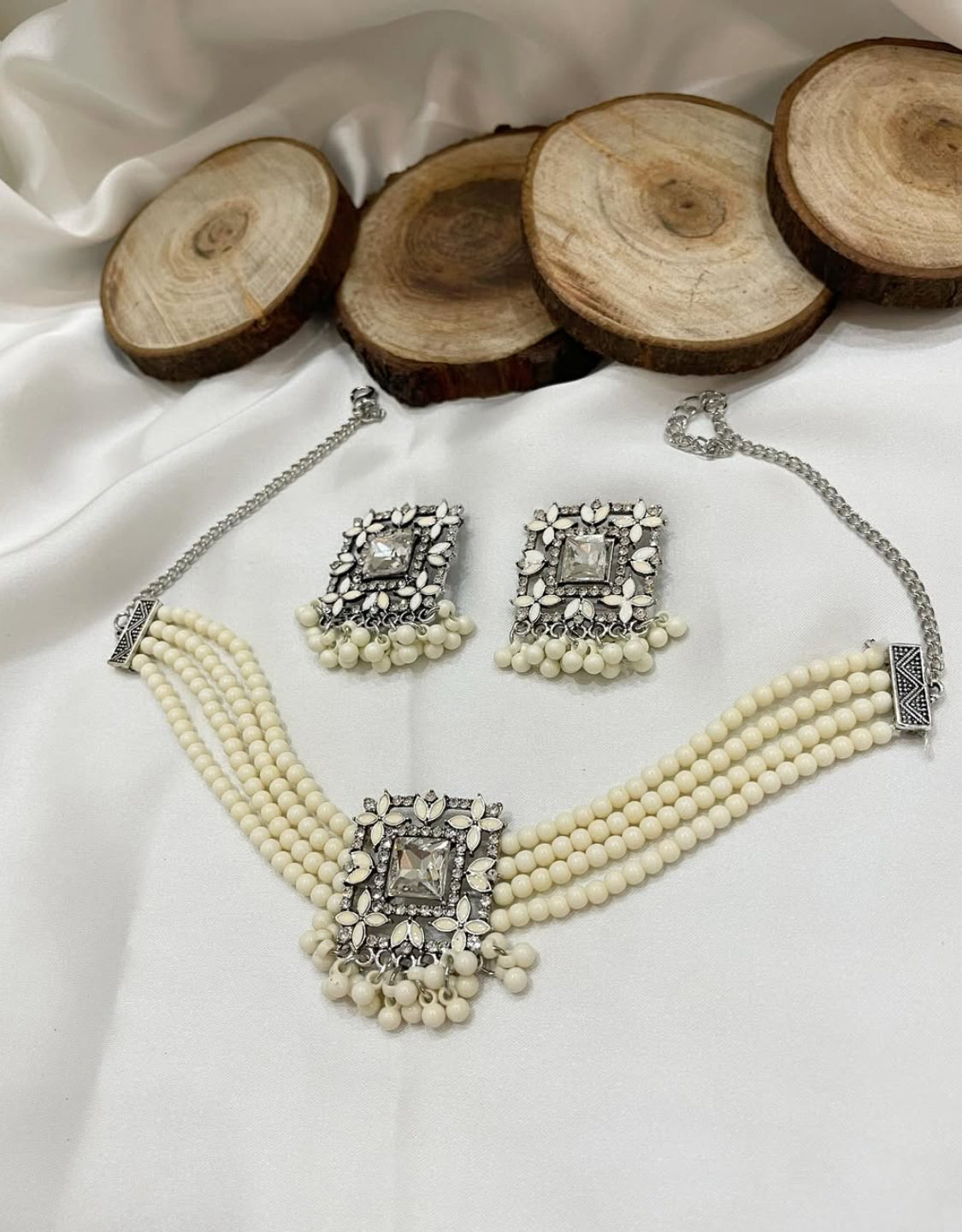 Mehreen Choker Set