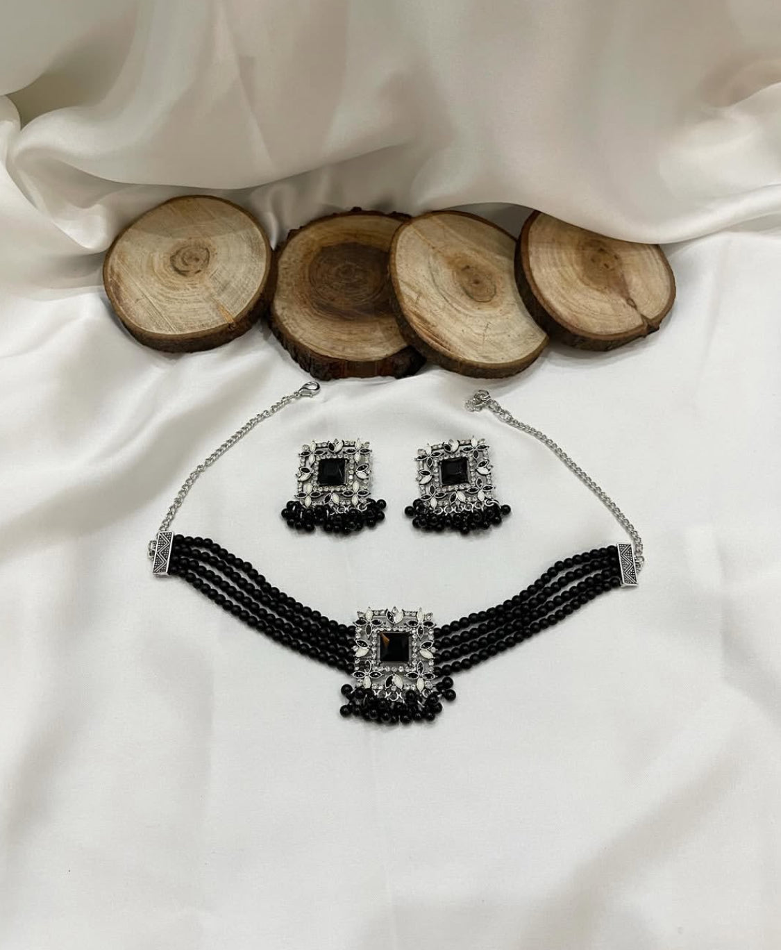 Mehreen Choker Set