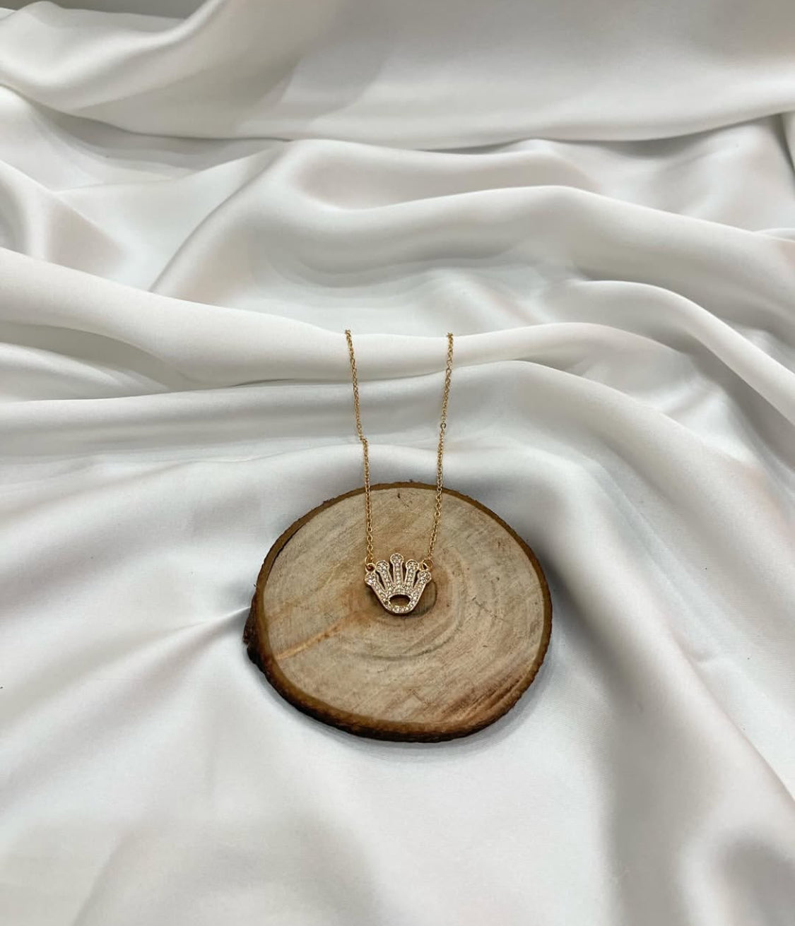 Minimal Crown Necklace