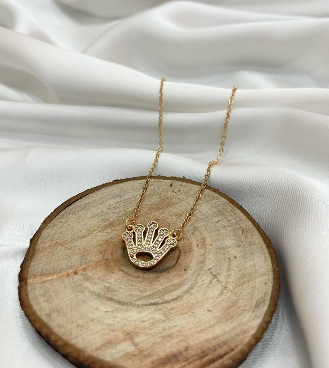 Minimal Crown Necklace